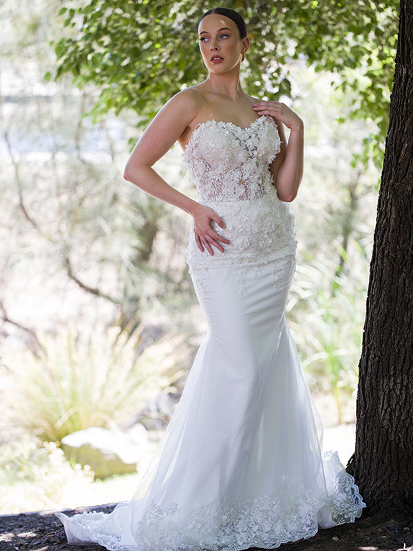 Fitted Wedding Dresses: Celebrating Sophistication