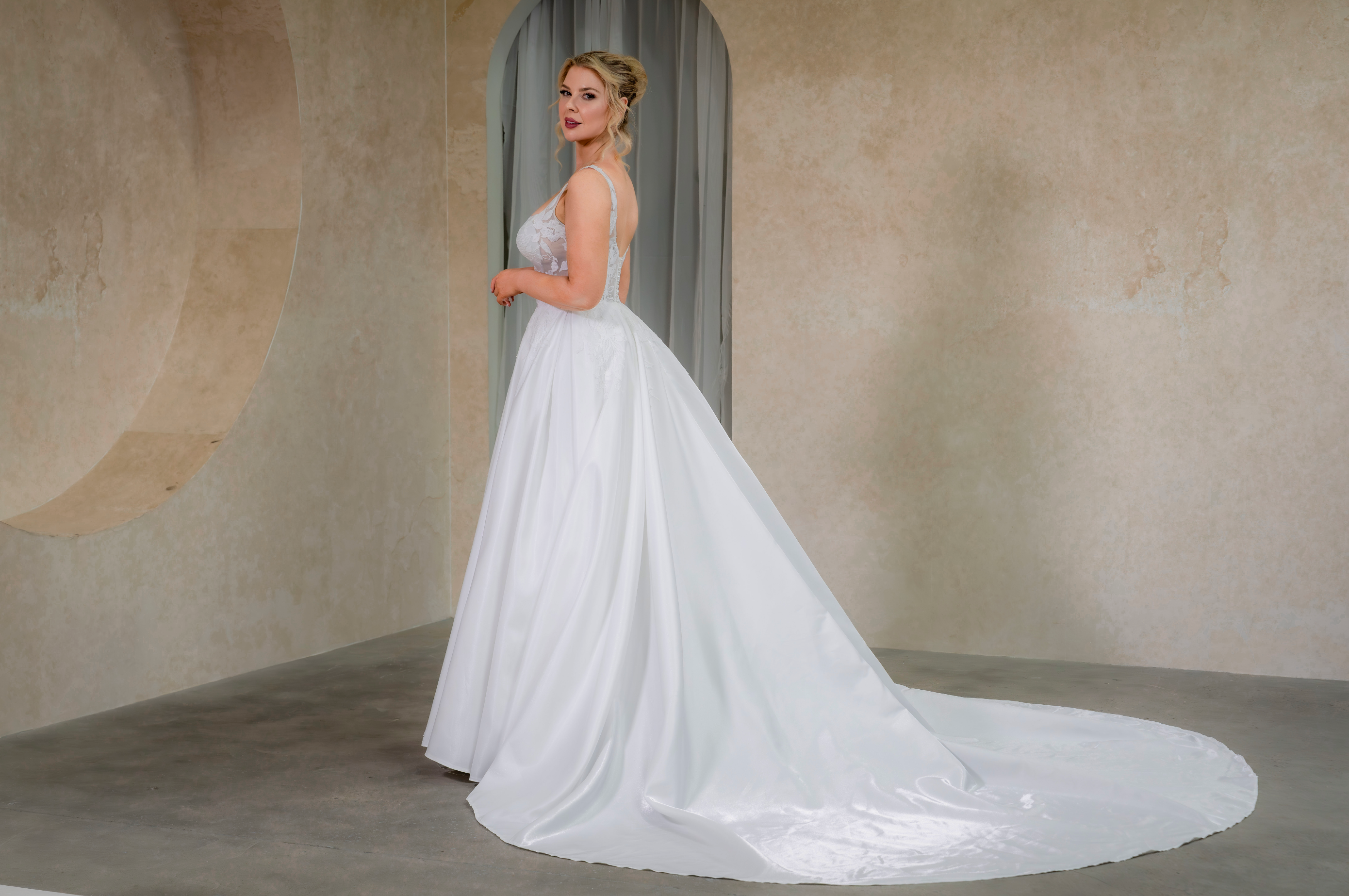 10 Essential Tips for Finding Your Dream Wedding Dress